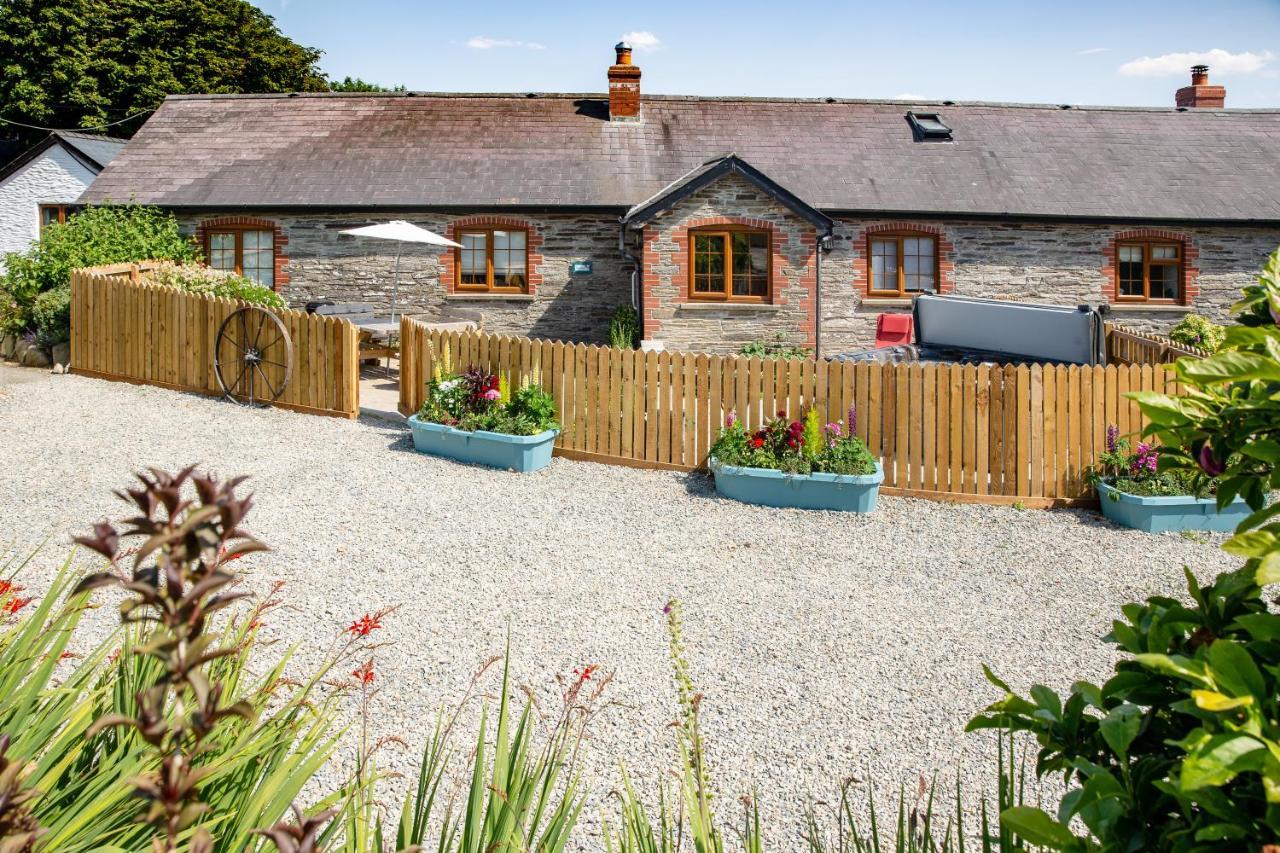 Croft Farm & Celtic Cottages Кардиган Екстериор снимка